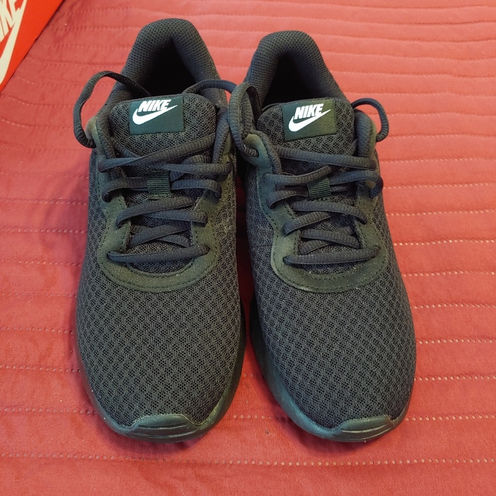 Nike Tanjun Sneakers